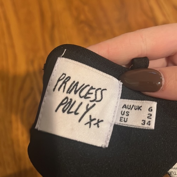 Princess Polly Woman’s Black Crop Top Size US 2 - Picture 2 of 4